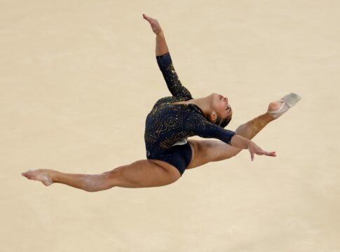 dobradinha-no-solo:-julia-soares-e-julia-coutinho-brilham-no-mundial