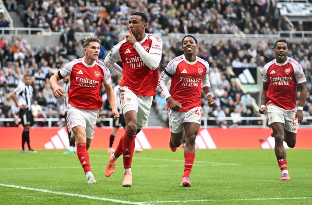 gabriel-magalhaes-marca-no-fim-e-arsenal-vence-o-newcastle-de-virada