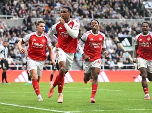 gabriel-magalhaes-marca-no-fim-e-arsenal-vence-o-newcastle-de-virada
