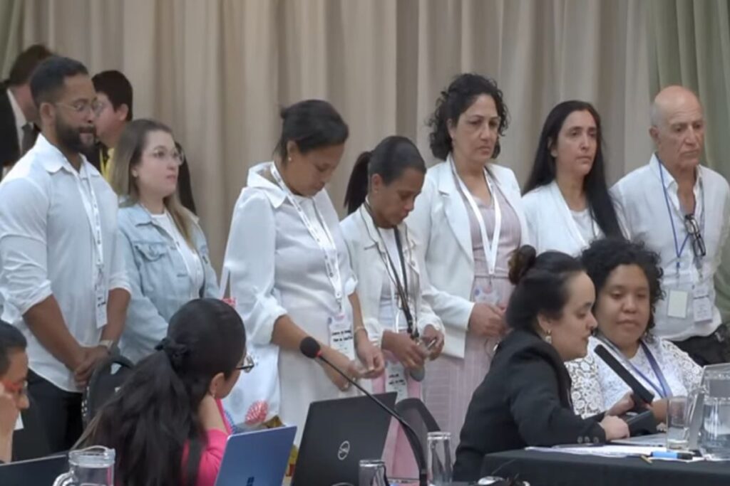 video:-brasil-pede-desculpas-as-maes-de-96-bebes-mortos-em-clinica