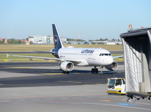 lufthansa:-inteligencia-artificial-vai-cortar-4-mil-empregos-ate-2030