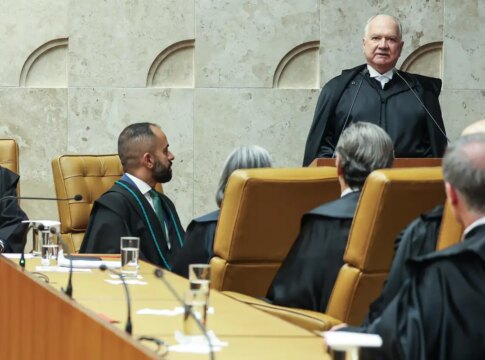 stf-nao-deixara-de-julgar-leis-que-afrontam-a-constituicao,-diz-fachin