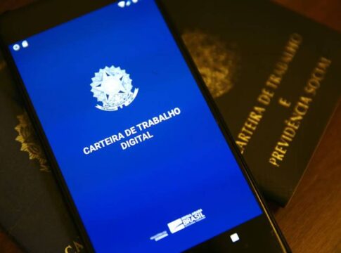 df-fecha-o-mes-com-828-vagas-de-emprego,-com-ate-r$-7,9-mil-de-salario