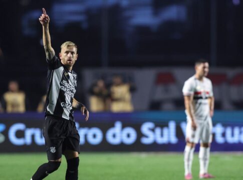 em-meio-a-protestos,-sao-paulo-perde-para-o-ceara-e-aumenta-tensao