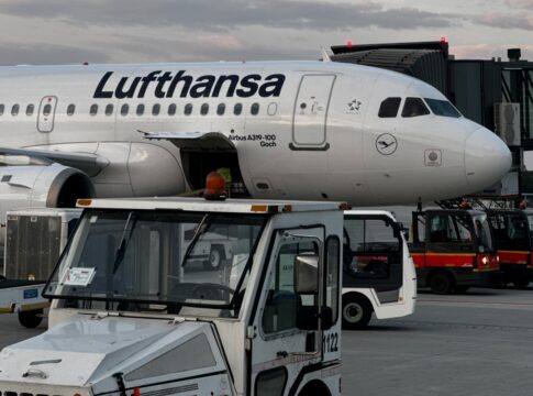 lufthansa-anuncia-corte-de-4-mil-cargos-administrativos