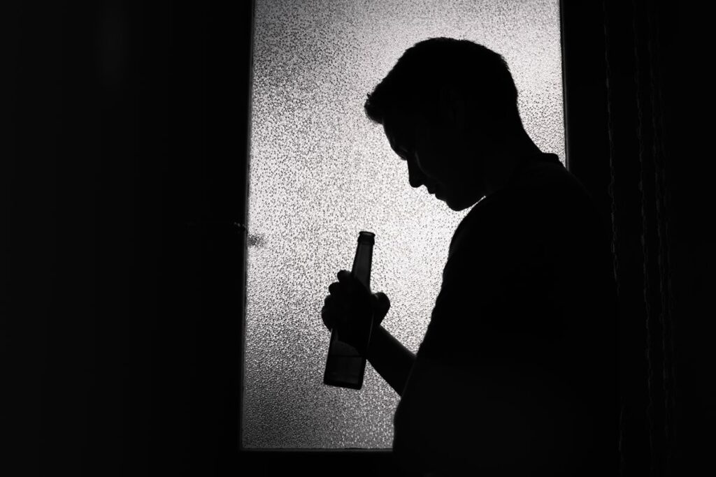 saude-publica:-mortes-por-alcoolismo-caem,-mas-internacoes-aumentam