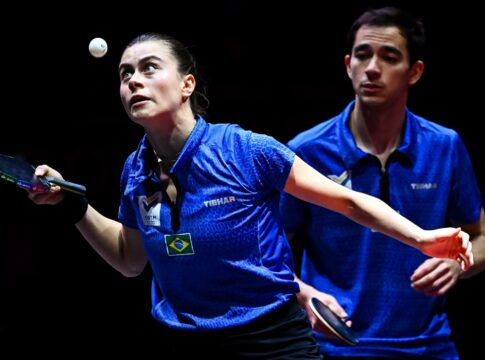 hugo-calderano-e-bruna-takahashi-avancam-as-oitavas-no-smash-da-china