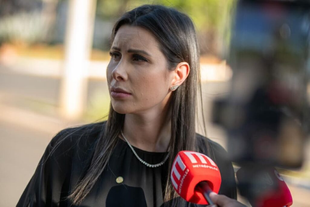 por-conta-da-crise-de-solucos,-bolsonaro-“nao-tem-paz”,-diz-de-toni