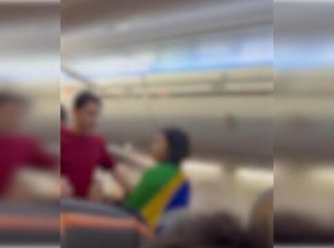 video:-mulher-com-bandeira-do-brasil-diz-que-nao-viaja-com-petistas-e-e-expulsa-de-aviao