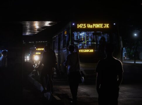 ceb-resolve-so-6,9%-das-reclamacoes-sobre-iluminacao-precaria-no-df