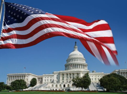 ameaca-de-demissoes-e-servicos-parados-nos-eua:-saiba-o-que-e-shutdown
