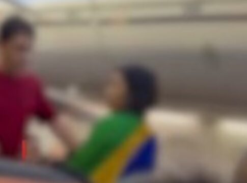 mulher-expulsa-de-voo-chamou-passageiros-de-estupradores-e-abusadores