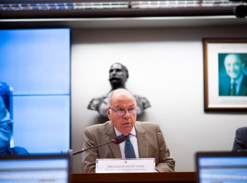 vieira-diz-que-aceno-de-trump-a-lula-mostra-“nova-disposicao”-dos-eua