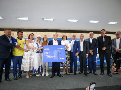 gdf-cria-cartao-que-da-r$-280-para-compra-de-uniforme-escolar;-entenda