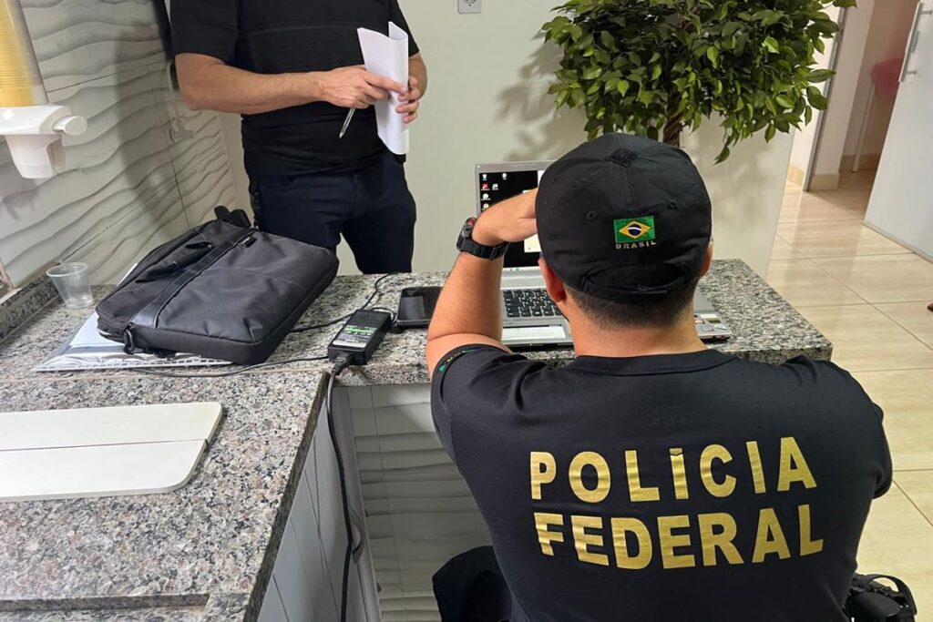 furia:-estudante-e-alvo-da-pf-apos-ameacar-procuradora-e-professores