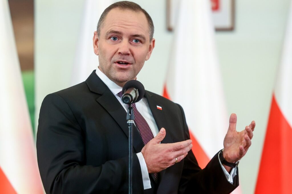 polonia-rejeita-exigencia-de-zelensky-sobre-navios-no-baltico