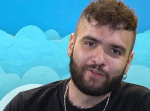 artista-brasileiro-diz-que-foi-banido-dos-eua-por-piada-sobre-charlie-kirk