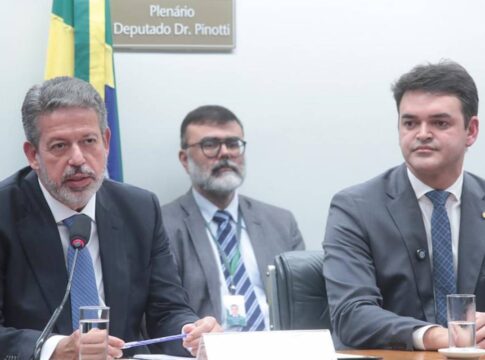 camara:-lira-altera-relatorio-do-imposto-de-renda.-confira-mudancas