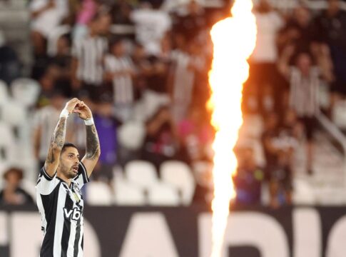 botafogo-despacha-bahia-e-volta-a-vencer-no-campeonato-brasileiro