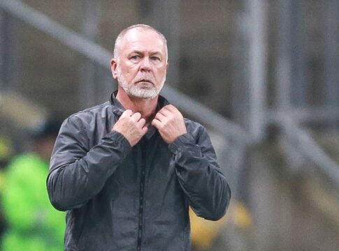 brasileirao:-mano-menezes-ve-justica-em-empate-contra-o-santos