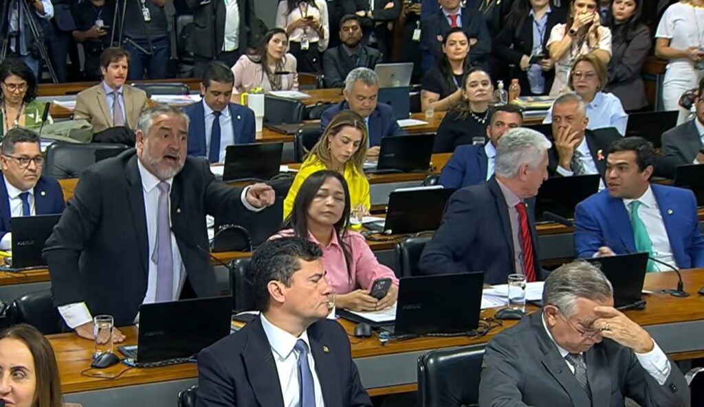 presidente-da-cpmi-do-inss-reage-a-grito-de-petista:-“nao-suba-o-tom”