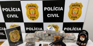 traficante-de-drogas-e-preso-no-carro-da-mae-com-arma-oxidada
