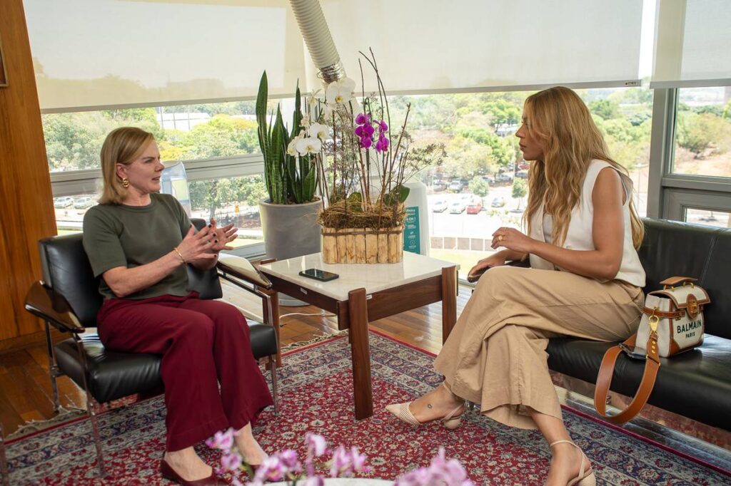 apos-aprovacao-do-ir,-gleisi-e-erika-hilton-discutem-fim-da-escala-6×1