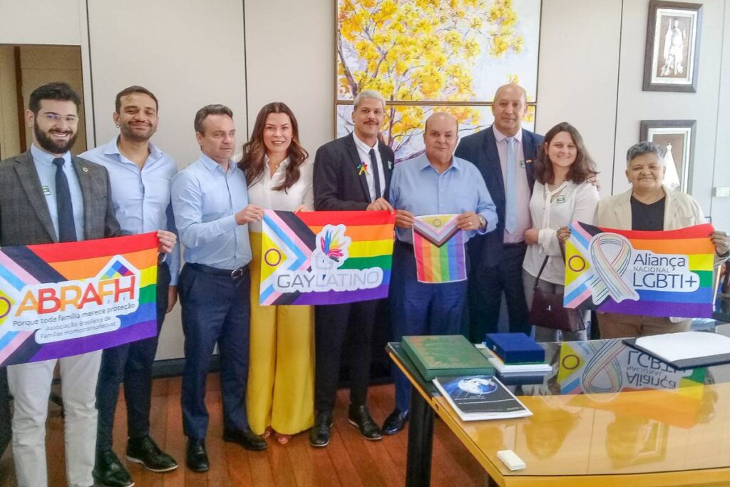 ibaneis-envia-a-cldf-projeto-para-criar-conselho-distrital-lgbti+