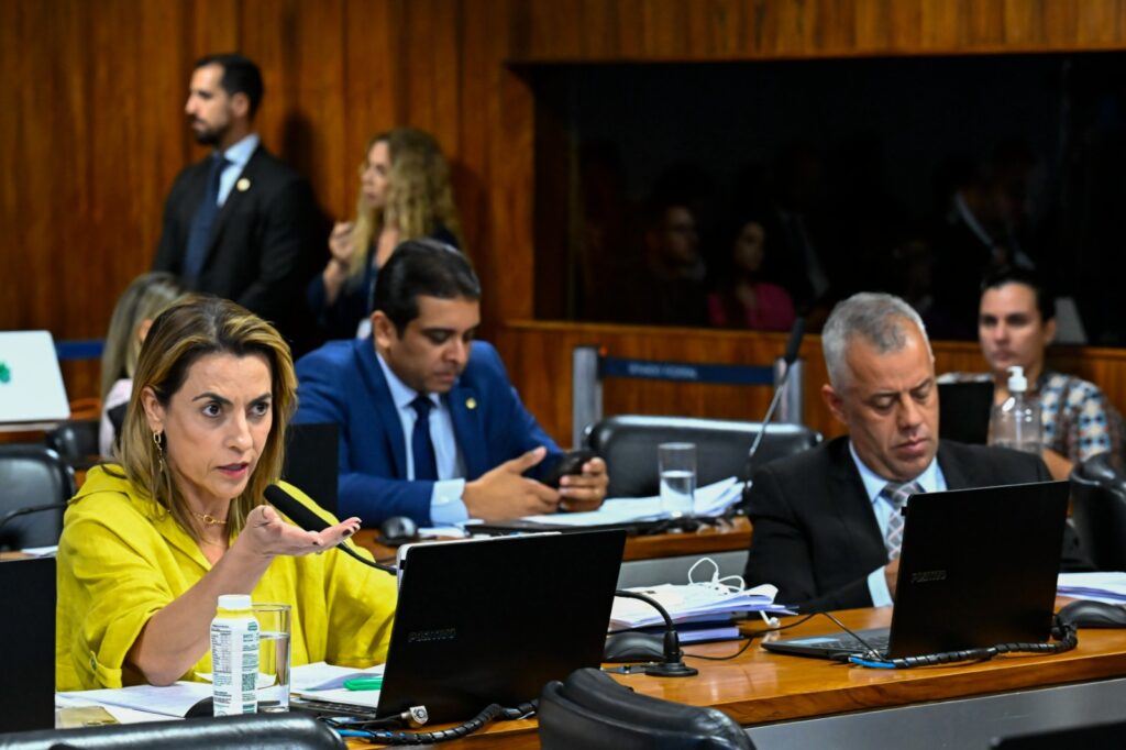 cpmi-do-inss:-senadora-exibe-video-de-bolsonaro-e-moro-3-vezes