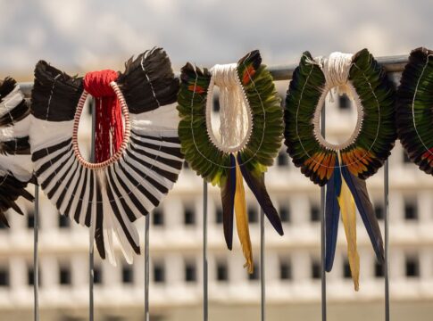 indigenas-fazem-ato-no-stf-e-defendem-derrubada-do-marco-temporal