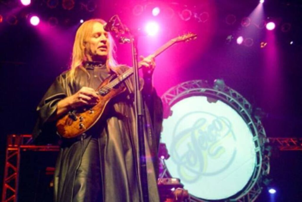 sergio-hinds:-ponte-entre-o-terco-e-clube-da-esquina-no-estilo-brasil