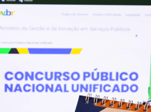 grupo-tinha-“staff-de-especialistas”-para-fraudar-concursos,-diz-pf