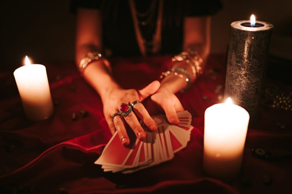 outubro-no-amor:-as-previsoes-do-baralho-cigano