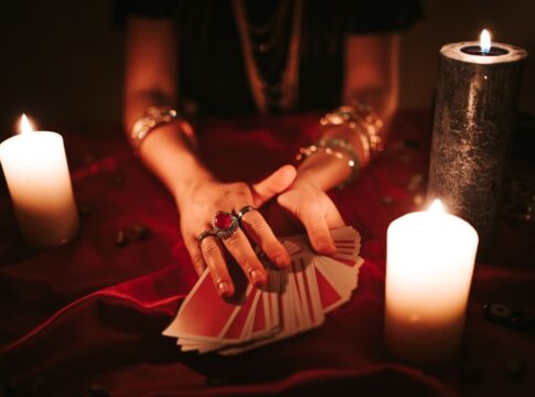 outubro-no-amor:-as-previsoes-do-baralho-cigano