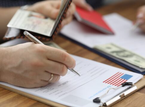 eua:-paralisacao-impede-divulgacao-do-“payroll”-e-deixa-fed-no-escuro