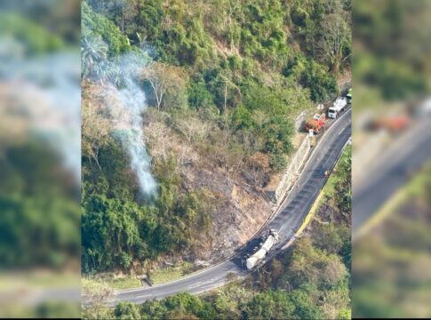 caminhao-tanque-com-etanol-capota-e-pega-fogo-no-rio-de-janeiro.-video