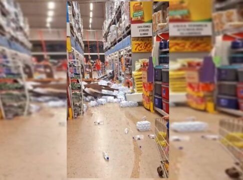 perigo-no-mercado:-caixas-caem-de-empilhadeira-e-assustam-clientes