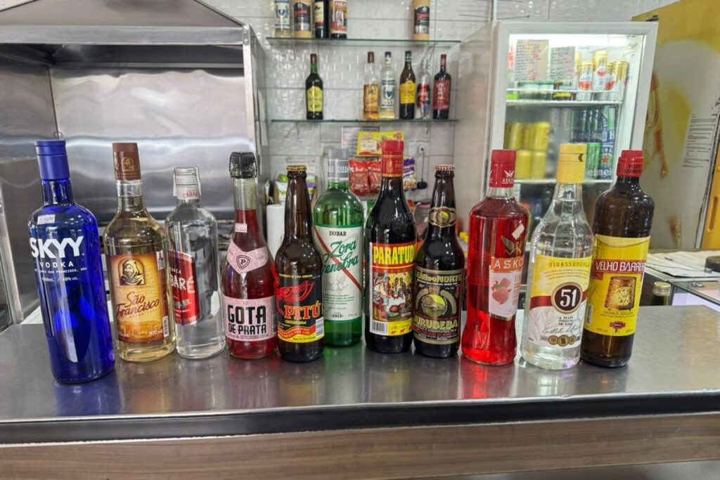 policia-apreende-bebidas-em-padaria-de-sp-apos-cliente-passar-mal