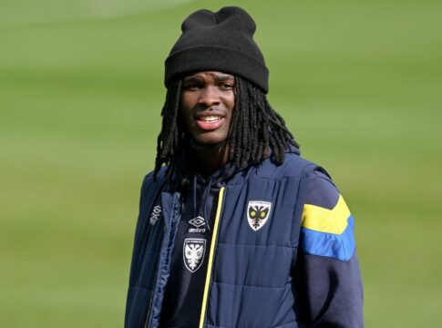 futebol-ingles:-jogador-sofre-suspensao-por-envolvimento-com-apostas