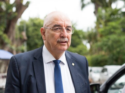 crises-de-soluco:-osmar-terra-sugere-a-bolsonaro-buscar-neurologista