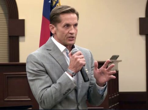 magnitsky:-aliado-de-trump-nos-eua-quer-lupa-em-bancos-brasileiros