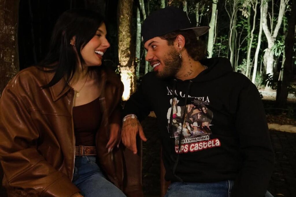 ana-castela-publica-foto-com-ze-felipe-e-detalhe-deixa-fas-chocados