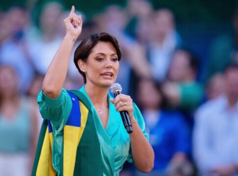 ​”fanatismo-ultra-perigoso”,-diz-deputado-sobre-michelle-bolsonaro