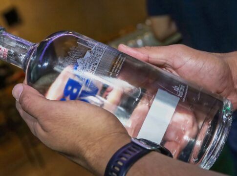 policiais-descobrem-laboratorio-de-falsificacao-de-bebidas-no-df