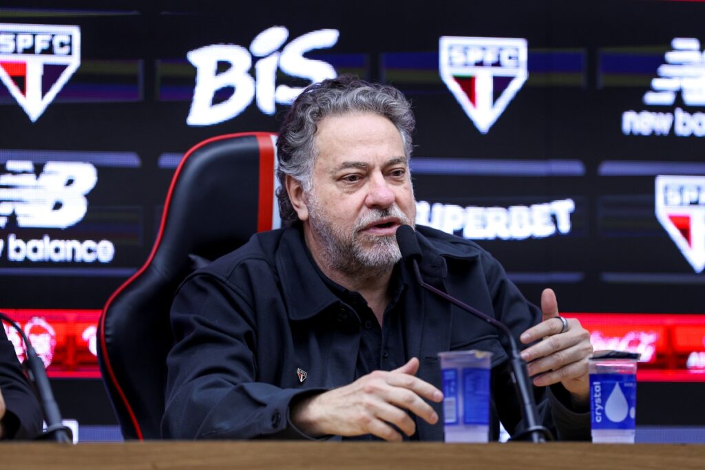 foto:-torcida-do-sao-paulo-protesta-ao-redor-do-mundo-contra-diretoria