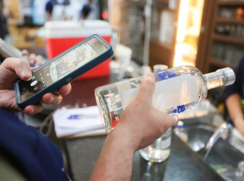 metanol:-mortes-no-brasil-expoem-falta-de-rastreabilidade-das-bebidas