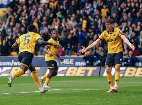 video:-arias-perde-gol-incrivel-em-empate-do-wolverhampton