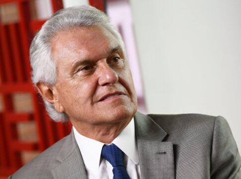caiado-diz-que-ciro-tenta-forcar-decisao-de-bolsonaro-sobre-2026