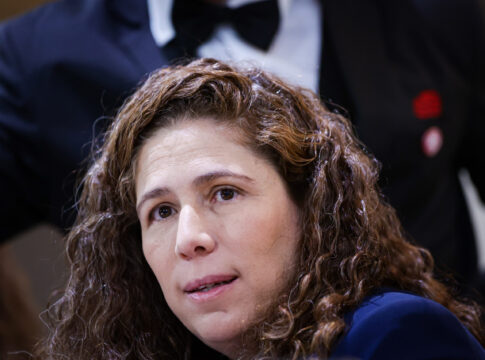candidato-que-sofreu-parada-cardiaca-no-cnu-esta-bem,-diz-ministra