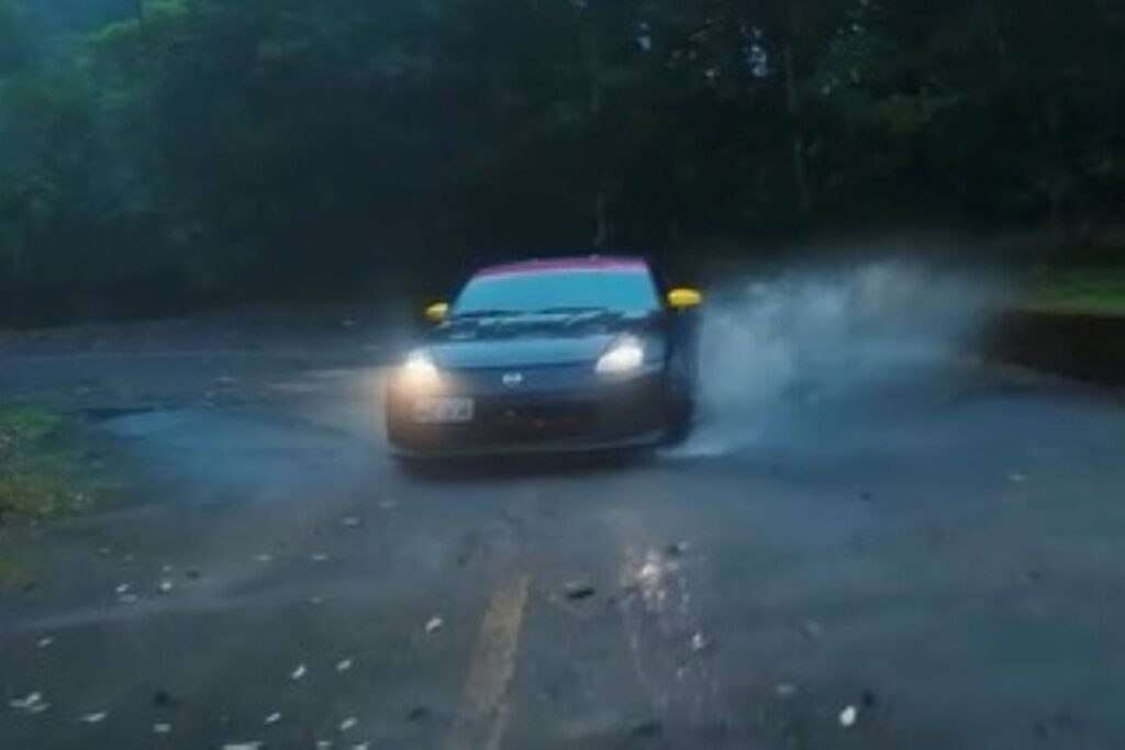 piloto-faz-manobras-de-drift-em-rota-de-ciclistas-e-pedestres.-video